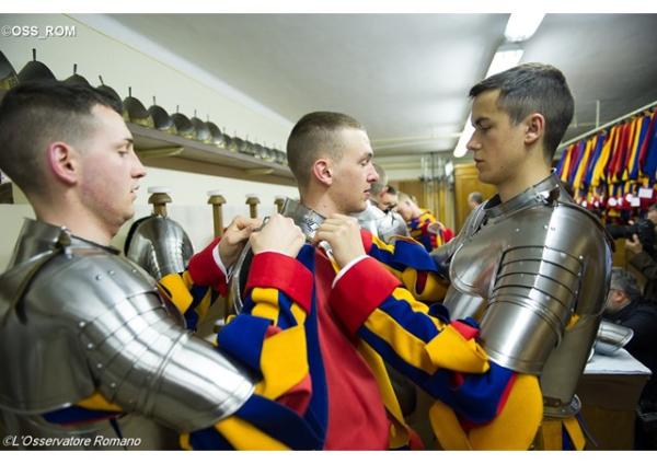 Na festivale v Benátkach uvedú film CTV o nováčikoch Švajčiarskej gardy